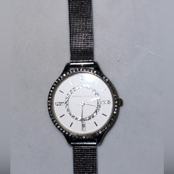 Watch - Picture 3 of 3